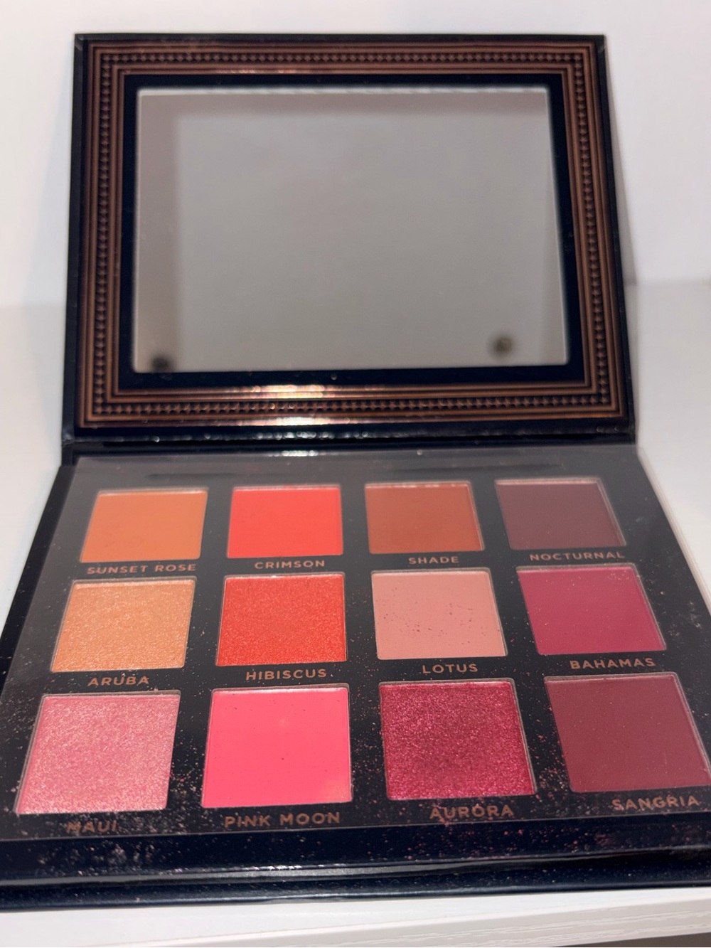 Ace Beaute eyeshadow palette